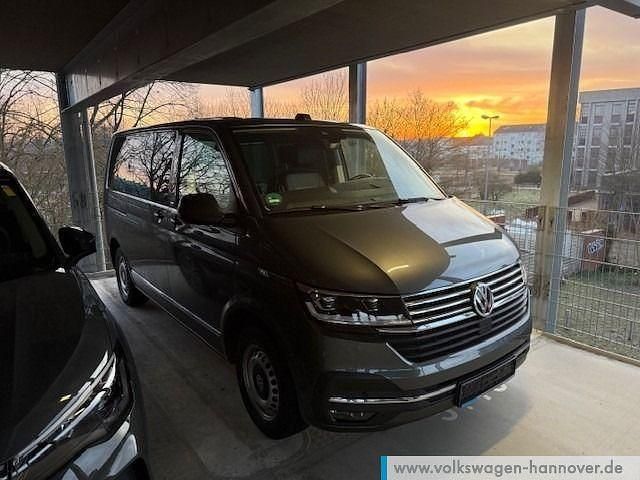 Indiumgrau metallic Gebraucht 2022 VW Multivan Generation Six Van | 47.490 € (Fairer Preis) - Bild 1/4