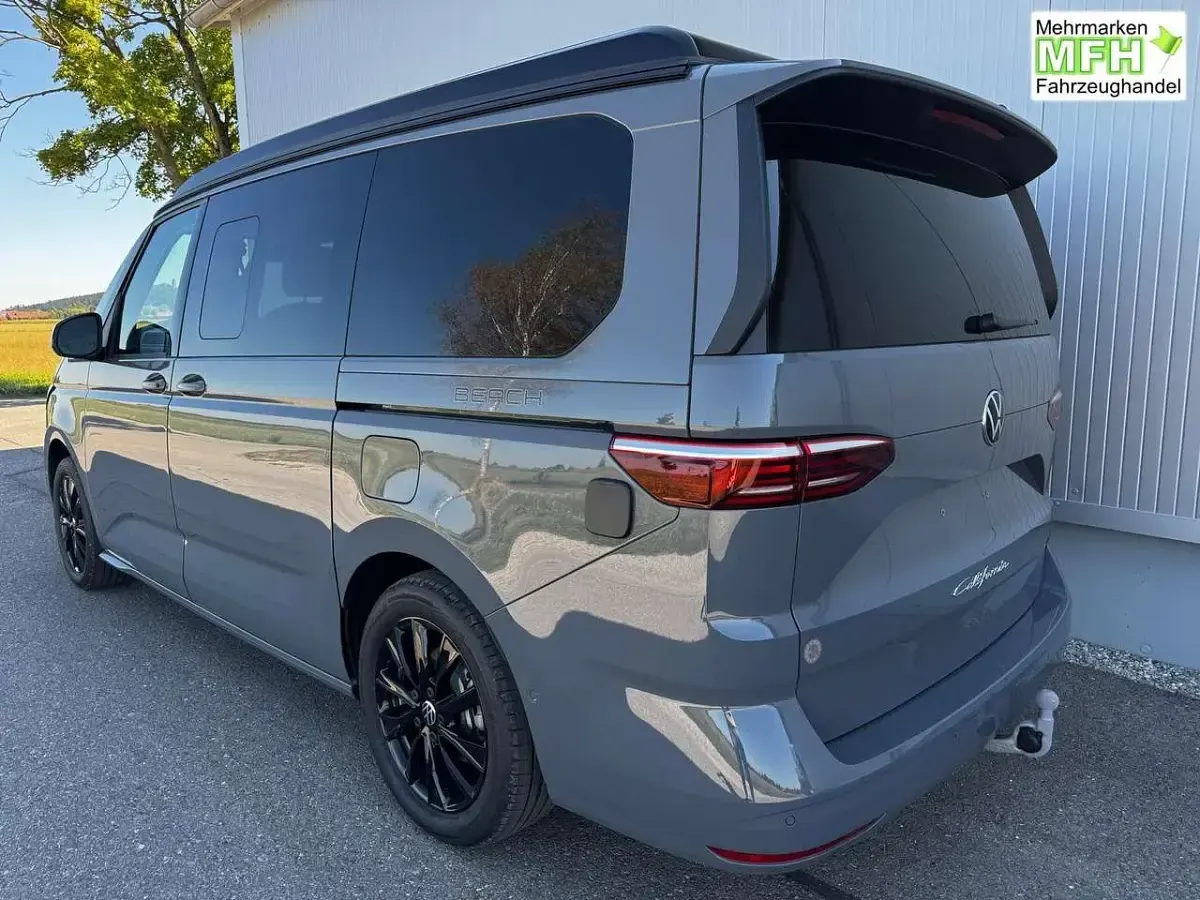 Neu VW California Beach 150 PS (110 kW) 2026 Puregrey Van