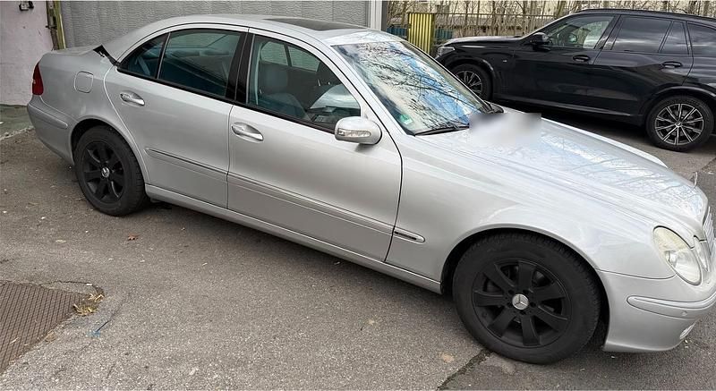 Gebraucht Mercedes E320 224 PS (164 kW) 2003 Silber Limousine