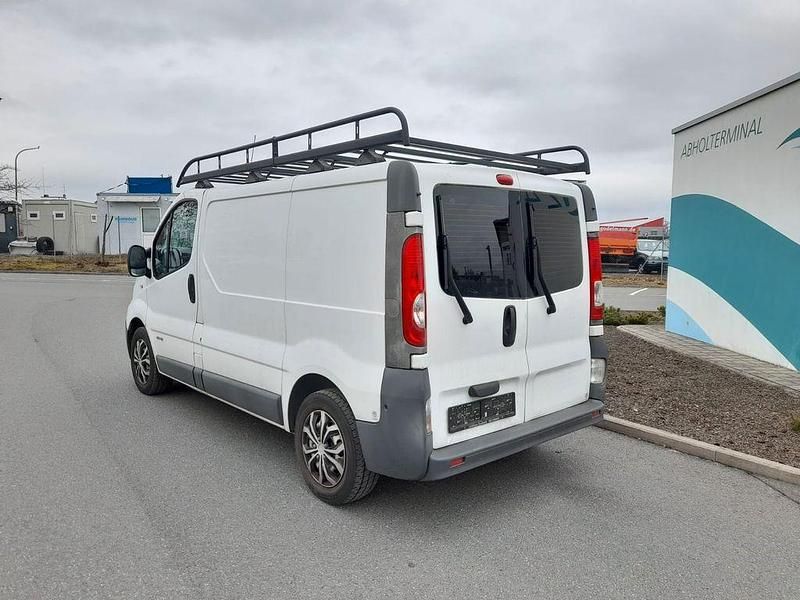 Gebraucht Renault Trafic 114 PS (83 kW) 2010 Weiß Van / Kleinbus
