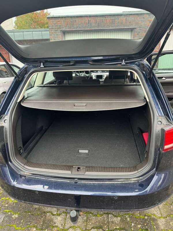 Blau Gebraucht 2016 VW Passat Comfortline Kombi | 10.500 € (Guter Preis) - Bild 1/4