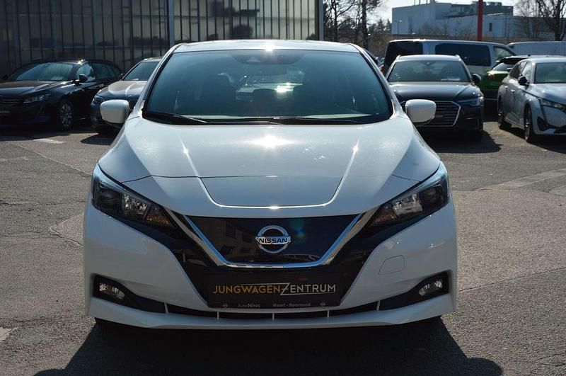 Gebraucht Nissan Leaf Acenta 110 kW (150 PS) 2019 Weiß Kleinwagen