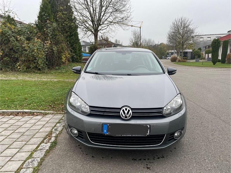 Gebraucht VW Golf VII Style 105 PS (77 kW) 2012 Grau Limousine