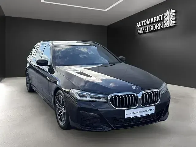 Gebraucht BMW 530 M Sport 305 PS (224 kW) 2023 Schwarz Limousine