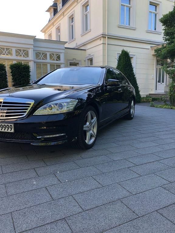 Schwarz Gebraucht 2012 Mercedes S350 Limousine | 18.100 € (Fairer Preis) - Bild 1/4