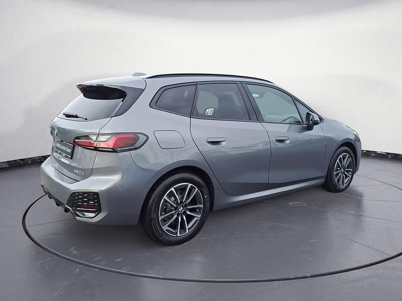 Neu BMW 220 Active Tourer 163 PS (119 kW) 2026 Grau Van / Kleinbus