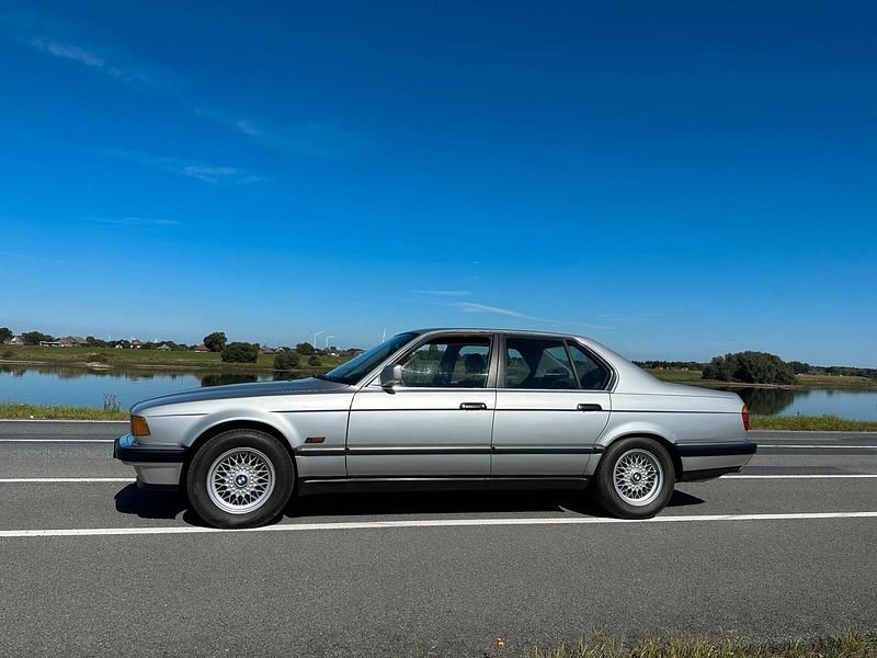 Gebraucht BMW 730 218 PS (160 kW) 1992 Silber Limousine