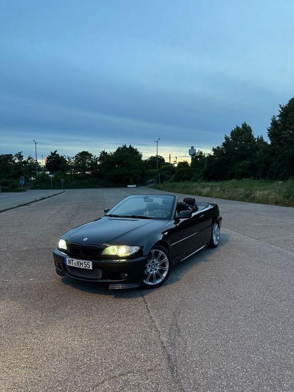 Schwarz Gebraucht 2003 BMW 325 Cabriolet M Sport Cabrio | 7.999 € (Fairer Preis) - Bild 1/4