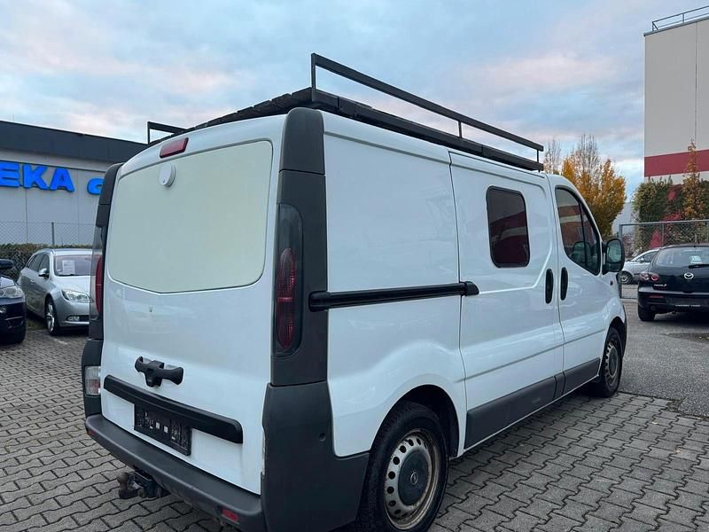 Gebraucht Opel Vivaro 101 PS (74 kW) 2006 Weiß Van / Kleinbus