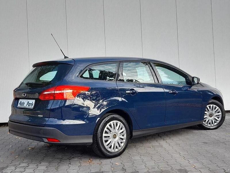 Gebraucht Ford Focus Trend 125 PS (91 kW) 2017 Blau Kombi