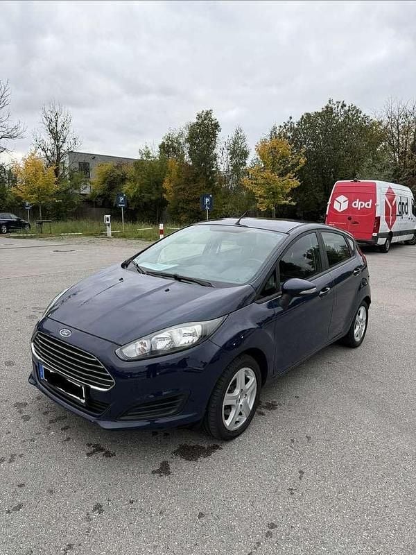 Blau Gebraucht 2015 Ford Fiesta Kleinwagen | 5.899 € (Guter Preis) - Bild 1/4