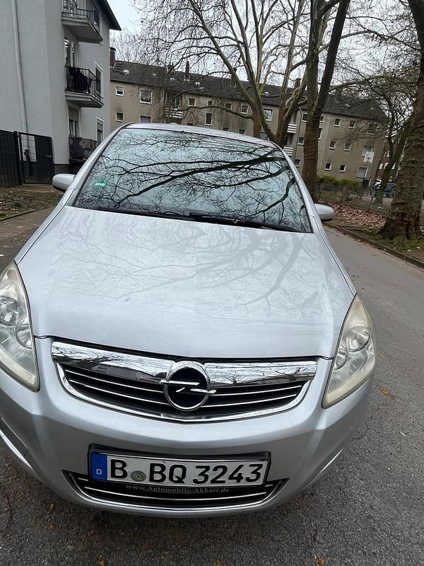 Gebraucht Opel Zafira 93 PS (68 kW) 2009 Silber Van / Kleinbus