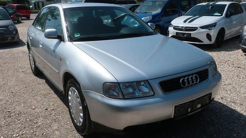 Silber Gebraucht 1999 Audi A3 Attraction Limousine | 350 € (Superpreis) - Bild 1/4