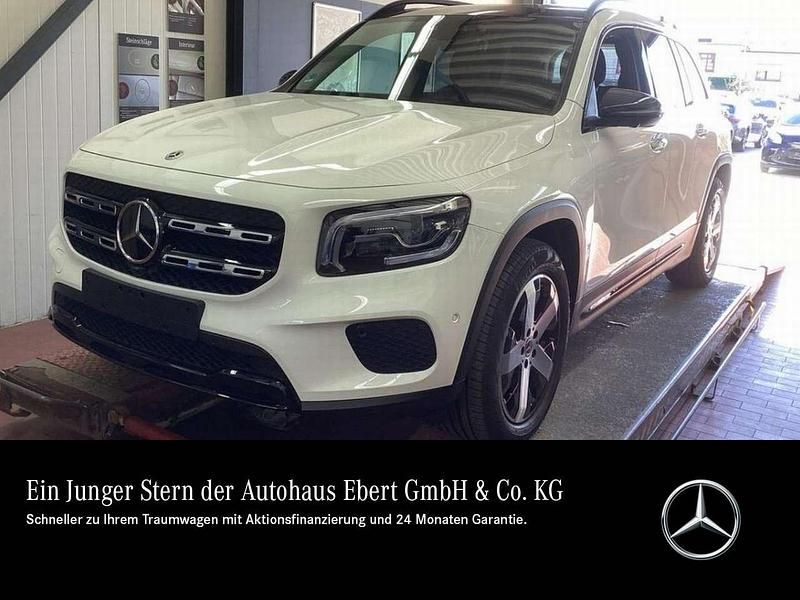 Polarweiß Gebraucht 2023 Mercedes GLB200 Night SUV | 48.220 € (Teuer) - Bild 1/4