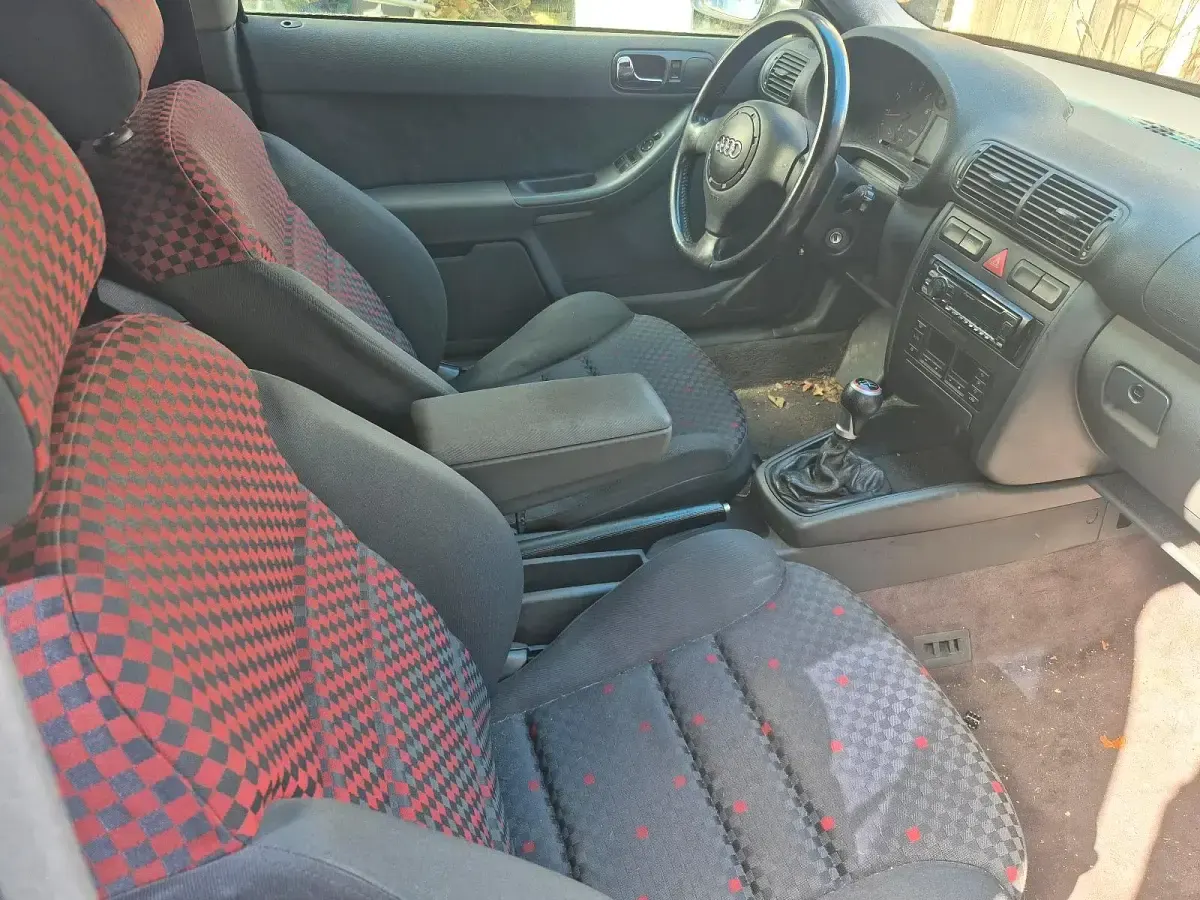 Używany Audi A3 150 KM (110 kW) 1998 Andere farben Hatchback
