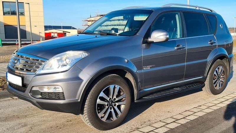 Gebraucht Ssangyong (KGM) Rexton 155 PS (114 kW) 2015 Grau SUV