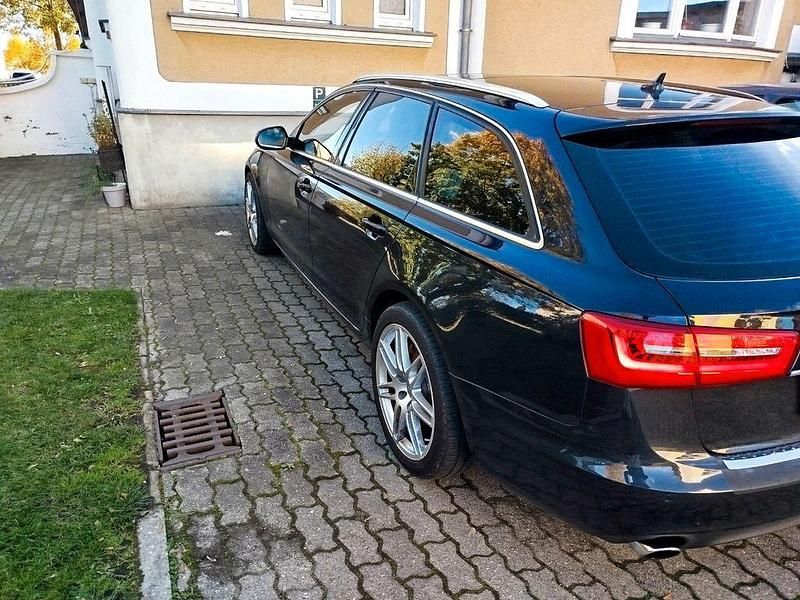 Gebraucht Audi A6 Ambiente 325 PS (239 kW) 2012 Schwarz Kombi