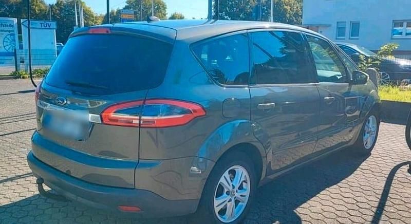 Gebraucht Ford S-MAX S 140 PS (102 kW) 2013 Grün Van / Kleinbus