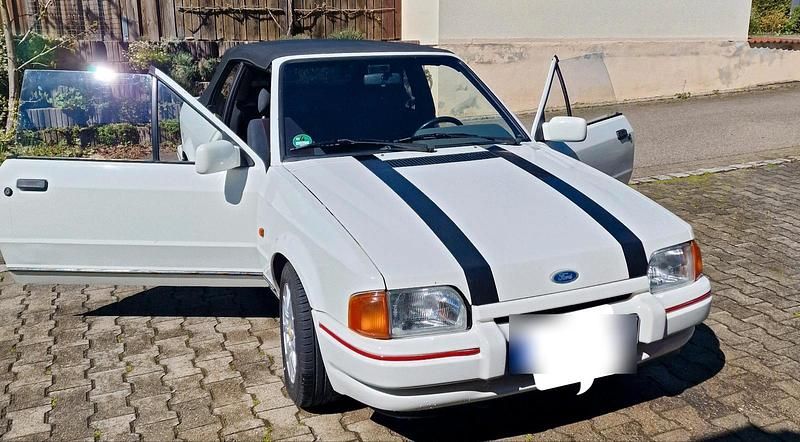 Gebraucht Ford Focus 90 PS (66 kW) 1987 Weiß Cabrio