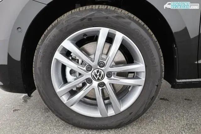 Blau (atlantik blue metallic) Gebraucht 2025 VW Touran Goal Van / Kleinbus | 44.875 € (Guter Preis) - Bild 1/4