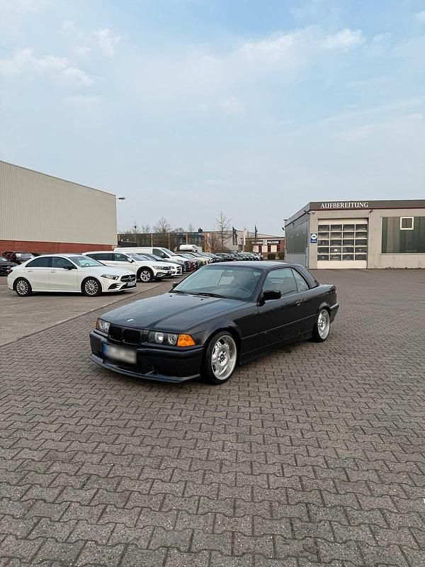 Gebraucht BMW 325 Cabriolet 192 PS (141 kW) 1993 Schwarz Cabrio