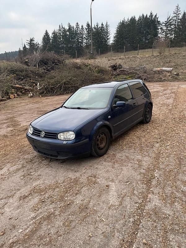 Gebraucht VW Golf IV 101 PS (74 kW) 2002 Blau Kleinwagen