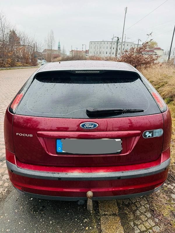 Gebraucht Ford Focus Ghia 100 PS (73 kW) 2005 Andere farben Limousine