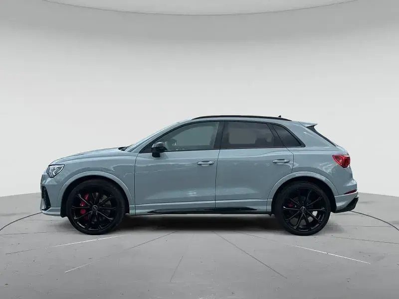 Gebraucht Audi RS Q3 Ambiente 400 PS (294 kW) 2023 Individuallackierungen audi exclusive SUV