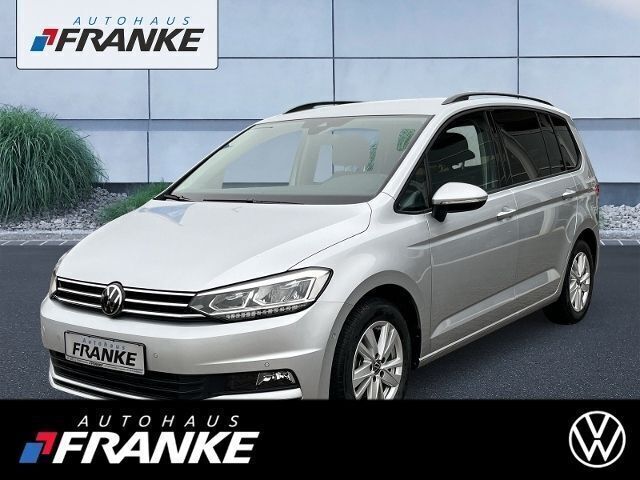 Silber Gebraucht 2023 VW Touran Comfortline Van / Kleinbus | 31.219 € (Fairer Preis) - Bild 1/4