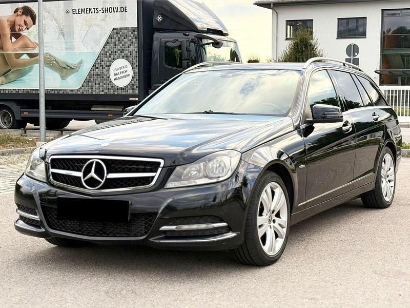 Schwarz Gebraucht 2011 Mercedes C250 Avantgarde Kombi | 5.950 € (Guter Preis) - Bild 1/4