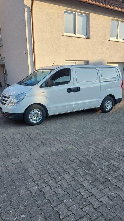 Gebraucht Hyundai H-1 136 PS (100 kW) 2013 Weiß Van / Kleinbus