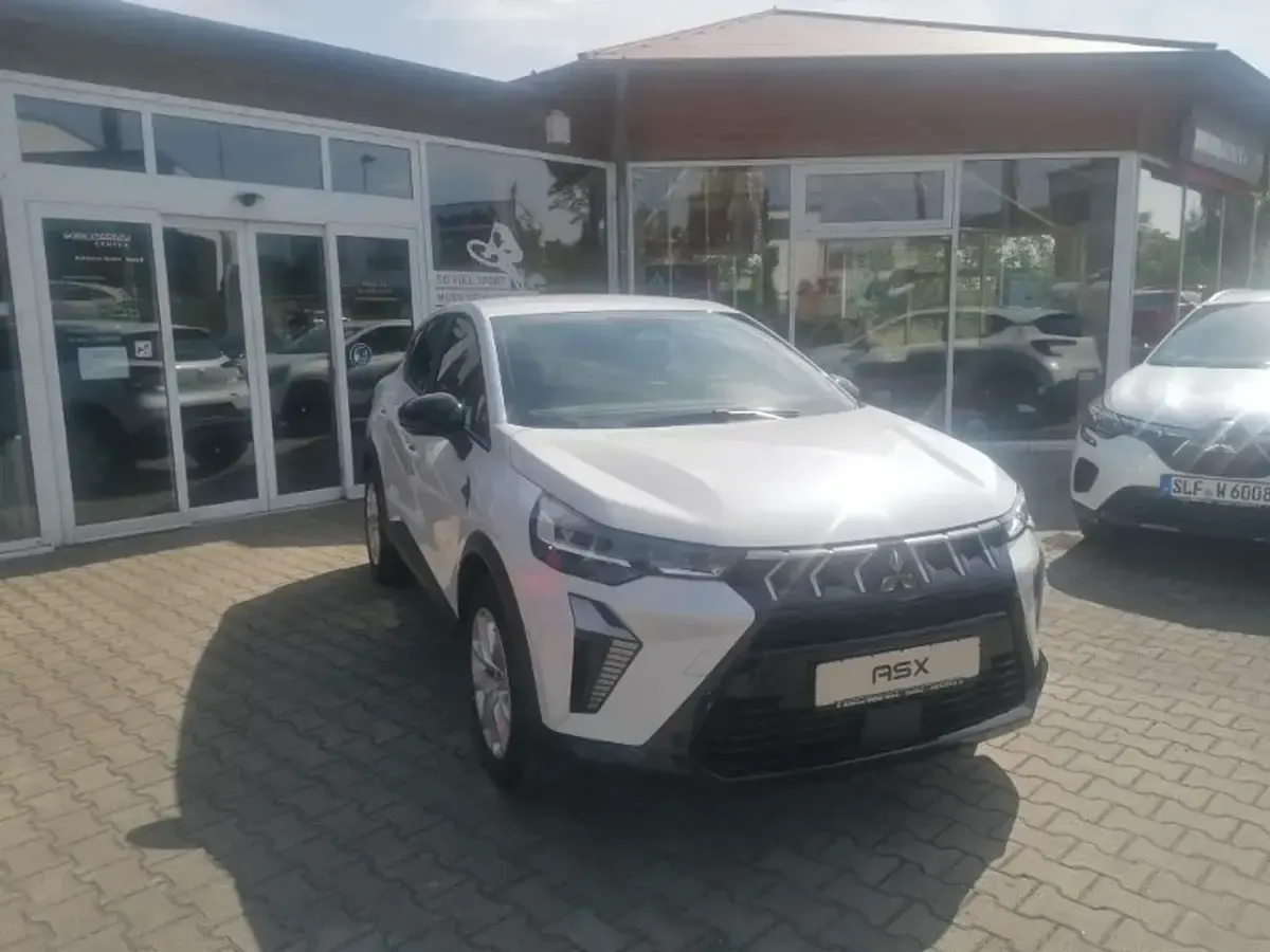 Gebraucht Mitsubishi ASX Basis 91 PS (66 kW) 2024 Himalayaweiß SUV