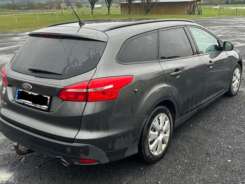 Usado Ford Focus Titanium 150 CV (110 kW) 2015 Gris Familiar