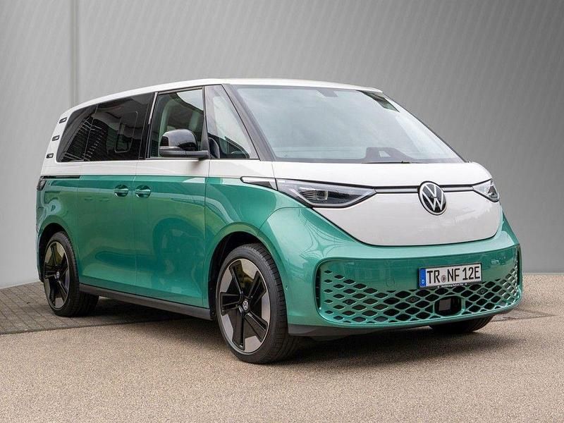 Gebraucht VW ID. Buzz Pro 210 kW (286 PS) 2025 Candyweiß/bay leaf green m... Van / Kleinbus