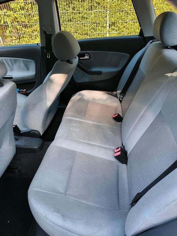 Second-hand Seat Ibiza 64 CP (47 kW) 2003 Argintiu Hatchback