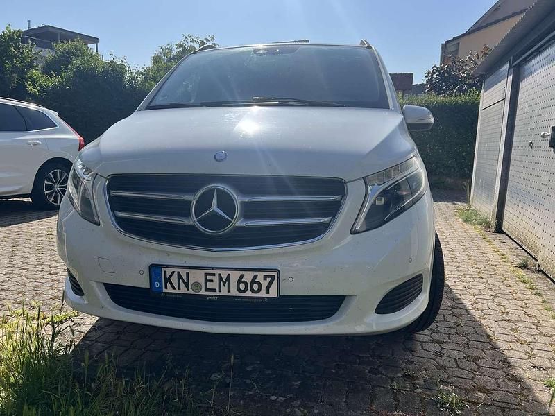 Gebraucht Mercedes V220 163 PS (119 kW) 2016 Weiß Van / Kleinbus