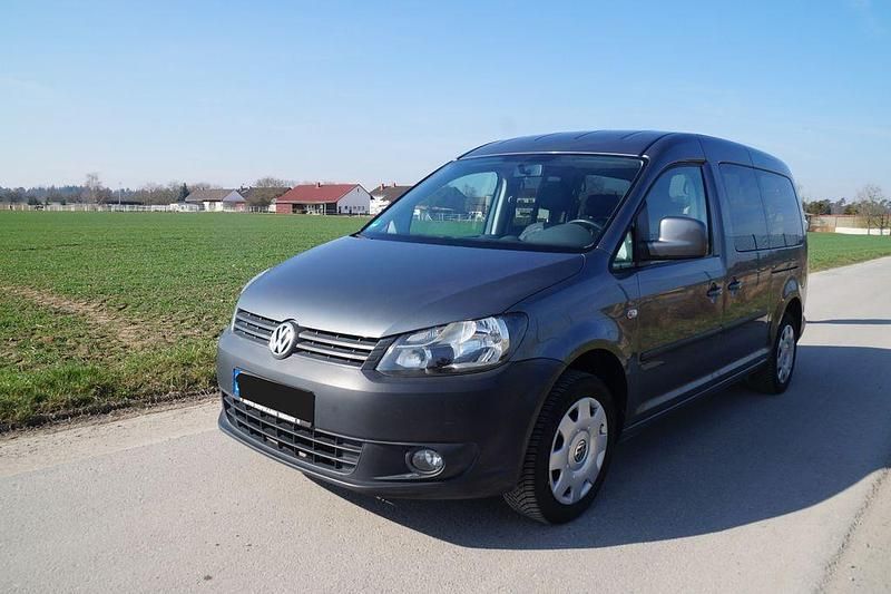 Grau Gebraucht 2011 VW Caddy Maxi Van / Kleinbus | 6.200 € (Fairer Preis) - Bild 1/4
