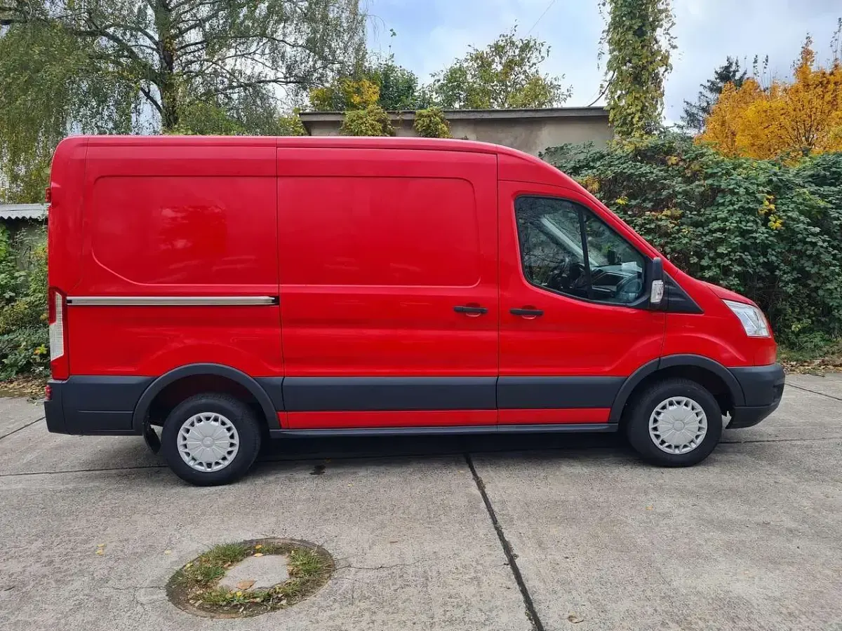 Używany Ford Transit 125 KM (91 kW) 2015 Czerwony Minivan