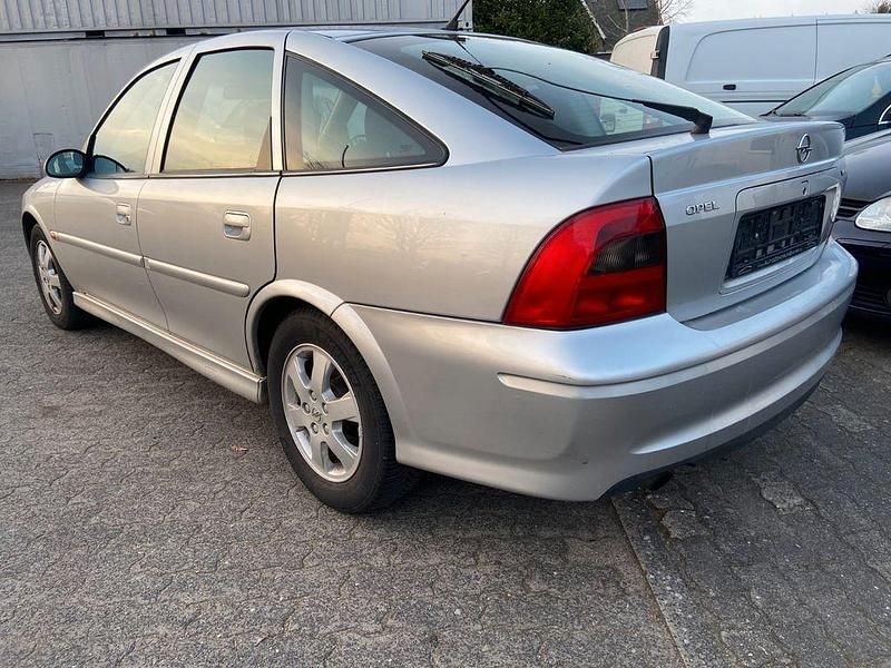 Gebraucht Opel Vectra Sport 101 PS (74 kW) 2001 Silber Limousine