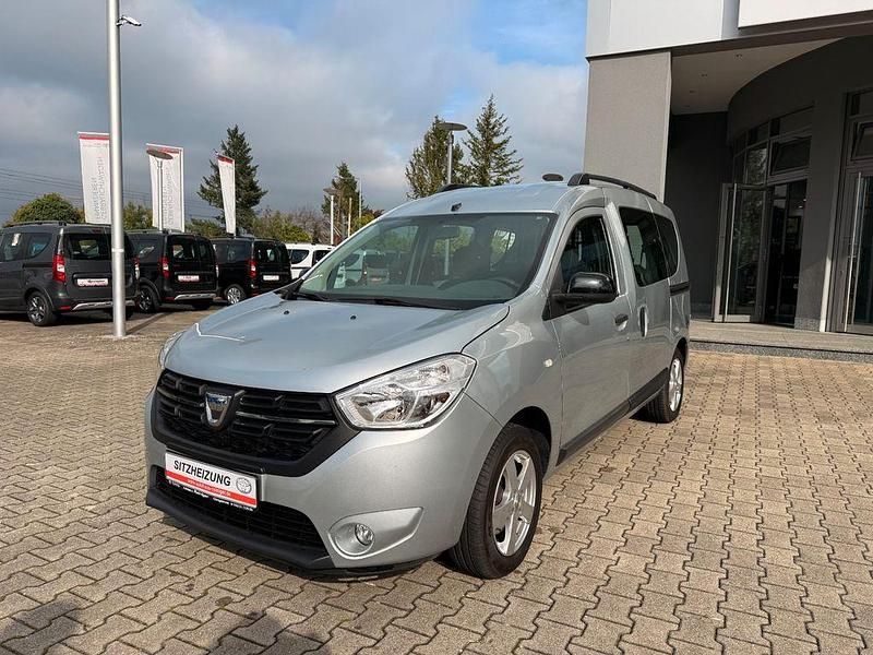 Silber Gebraucht 2020 Dacia Dokker Comfort Van | 15.980 € (Fairer Preis) - Bild 1/4