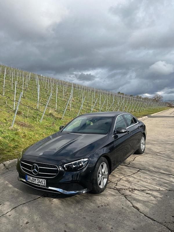 Gebraucht Mercedes E200 Avantgarde 160 PS (117 kW) 2022 Schwarz Limousine