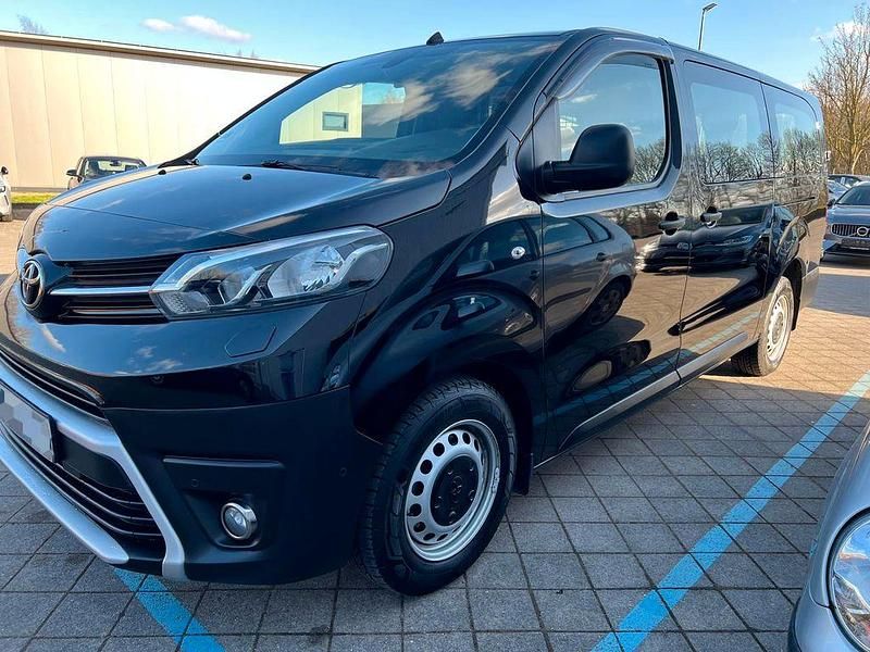 Gebraucht Toyota Proace 144 PS (105 kW) 2022 Schwarz Van / Kleinbus