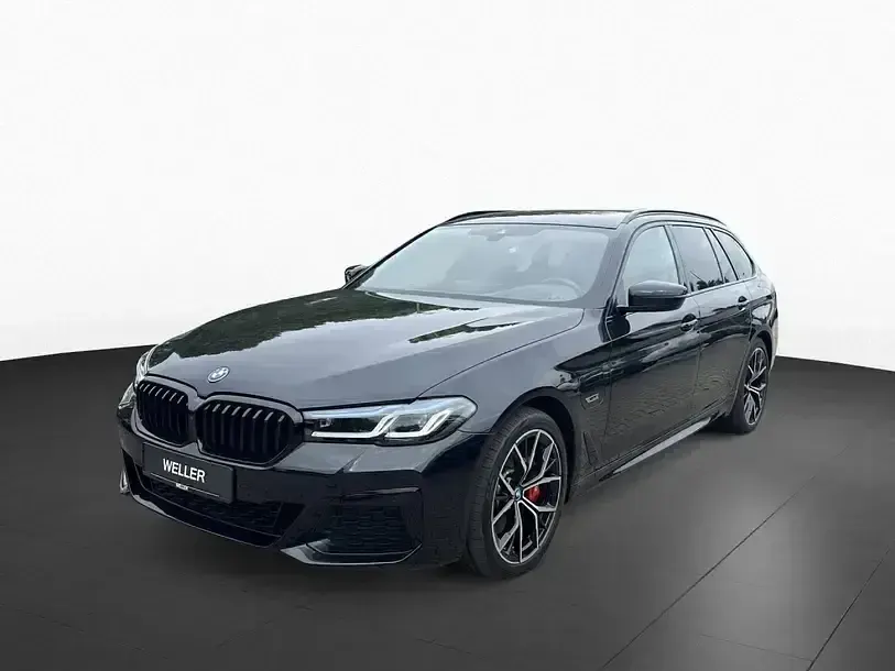 Gebraucht BMW 530e Efficient Dynamics 292 PS (214 kW) 2023 Carbonschwarz (schwarz) Kombi