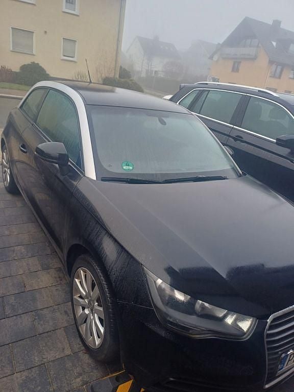 Schwarz Gebraucht 2013 Audi A1 Attraction Kleinwagen | 5.950 € (Guter Preis) - Bild 1/4