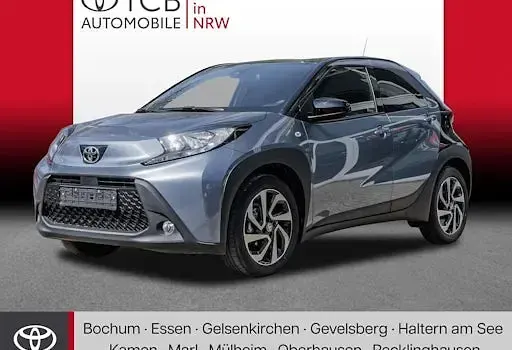 Neu Toyota Aygo X 72 PS (52 kW) 2025 Blau SUV