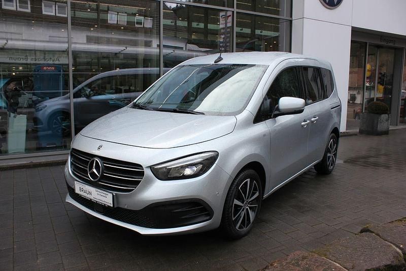 Gebraucht Mercedes 180 Edition 1 116 PS (85 kW) 2022 Silber Limousine