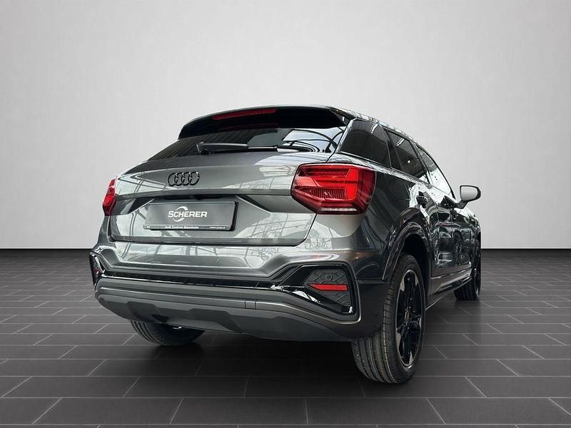Neu Audi Q2 S-Line 150 PS (110 kW) 2026 Grau SUV