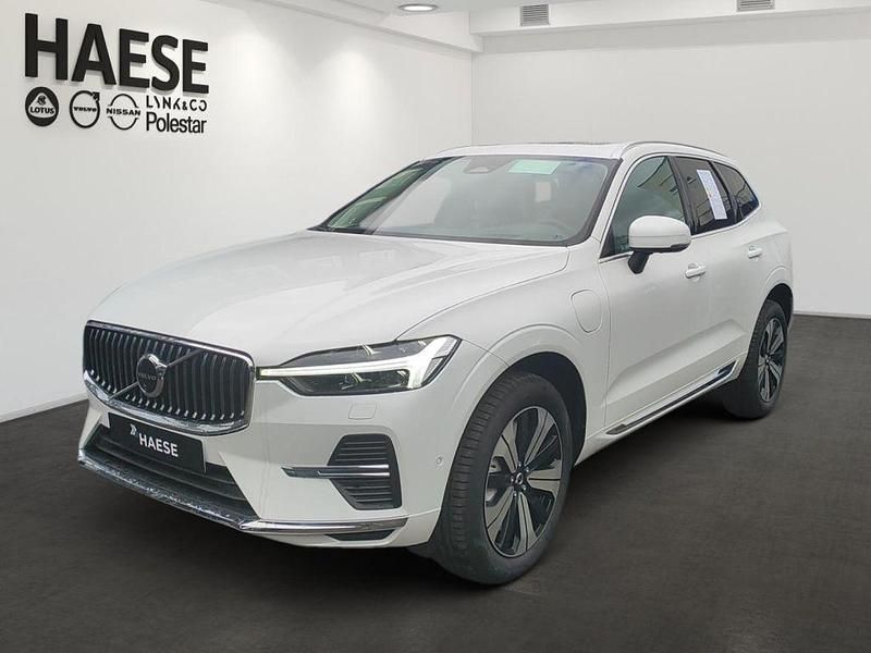 Crystal white / metallic Gebraucht 2025 Volvo XC60 Plus SUV | 57.850 € (Fairer Preis) - Bild 1/4
