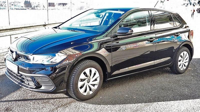 Gebraucht VW Polo Beats 95 PS (69 kW) 2023 Schwarz Kleinwagen