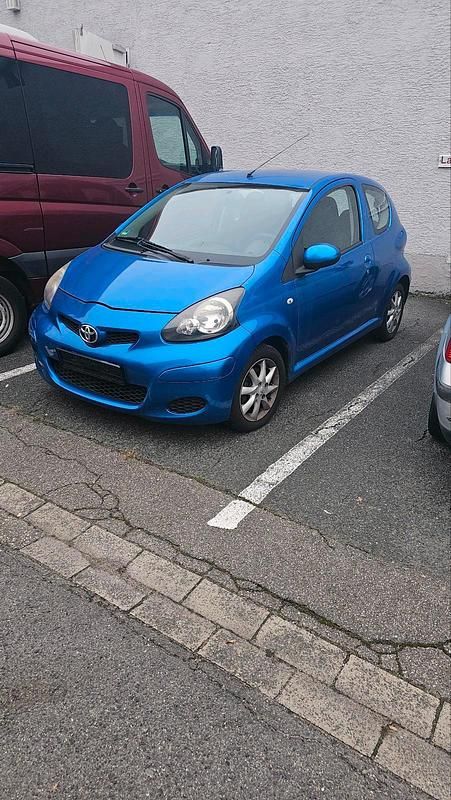 Gebraucht Toyota Aygo 2010 Blau Kleinwagen